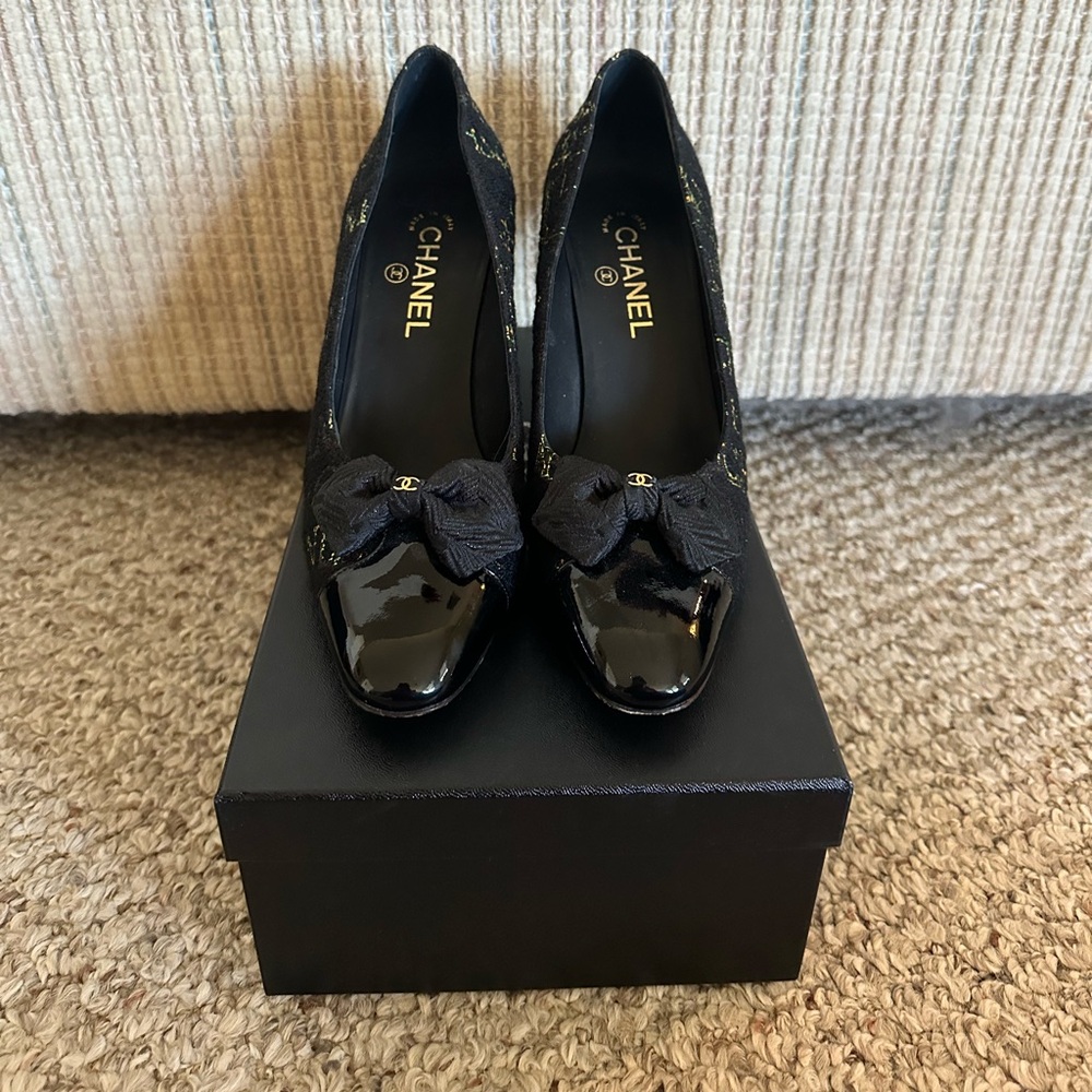 Interlocking CC Logo Tweed Pumps
